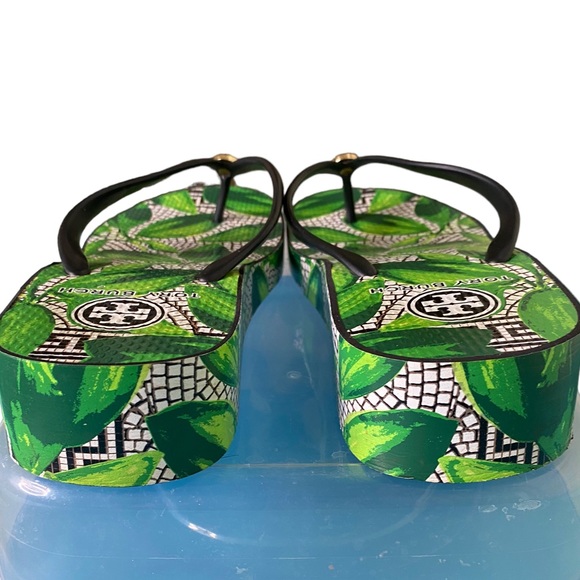 Tory Burch Island Resort Platform Wedge Flip Flop Leaf & Mosaic Print Sandal 9.5 - Picture 8 of 10